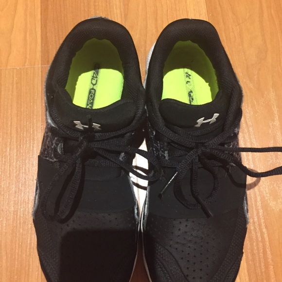 Under Armour Renegades - Picture 3 of 4